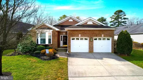 686 Cypress Point Dr, Egg Harbor City, NJ 08215