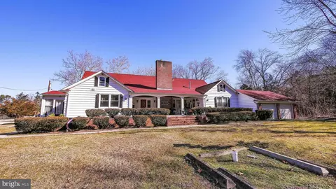 6074 Black Horse Pk, Mays Landing, NJ 08330