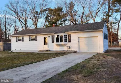 112 Delwyn Ln, Williamstown, NJ 08094