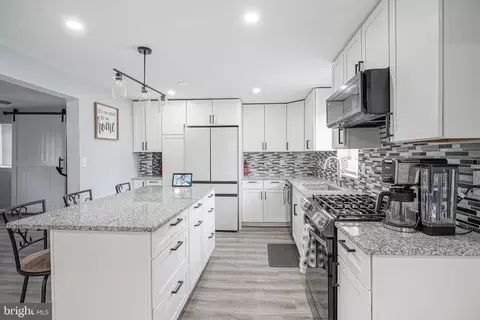 611 W Summer Rd, Minotola, NJ 08341