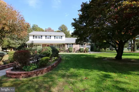 602 4th St, Absecon, NJ 08201