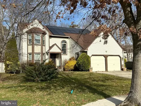 147 Treetop Ln, Egg Harbor Township, NJ 08234