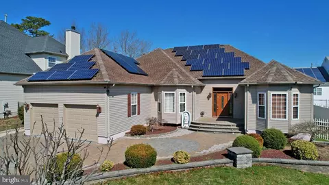 110 Swan Dr, Egg Harbor Township, NJ 08234