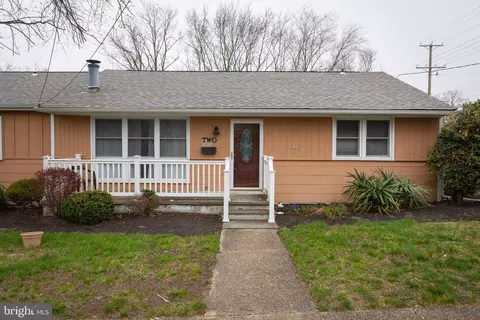2 W Greenwich Rd, Linwood, NJ 08221
