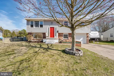 3 Cooper Dr, Somers Point, NJ 08244