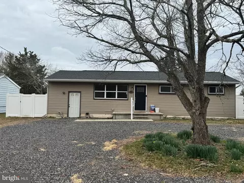 121 Jefferson Ave, Egg Harbor Township, NJ 08234