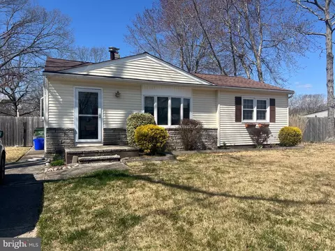 3 Fairview Dr, Egg Harbor Township, NJ 08234
