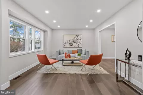 6305 Essex St, Mays Landing, NJ 08330