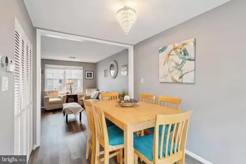 32 Schooner Ct, Atlantic City, NJ 08401