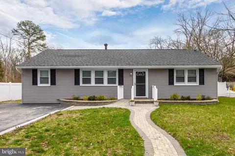 318 Wiltshire Dr, Williamstown, NJ 08094