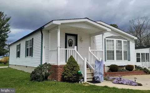 141 Country Ln, Buena, NJ 08310