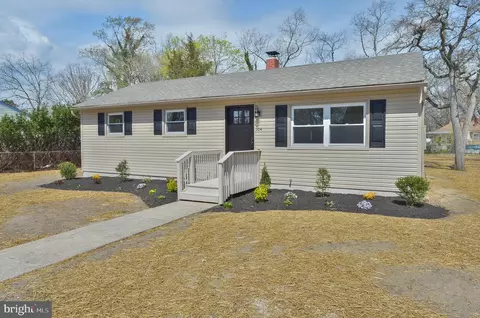 104 W Beach Rd, Williamstown, NJ 08094