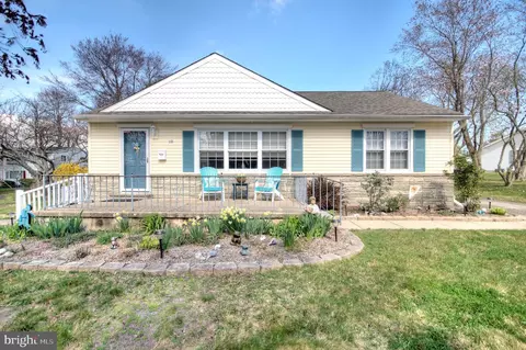 19 Oxford Dr, Somers Point, NJ 08244