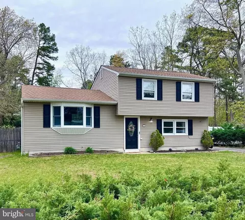 104 Cedar Lake Dr, Williamstown, NJ 08094