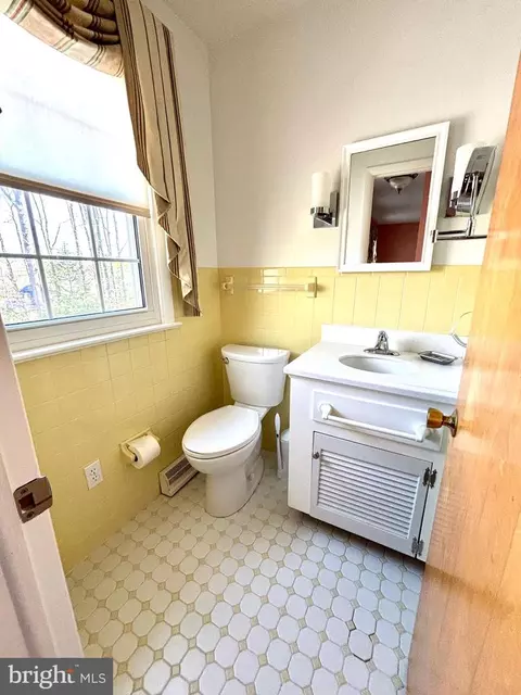 Bath - 145 E Weymouth Rd, Buena, NJ 08310 photo 1 of 6
