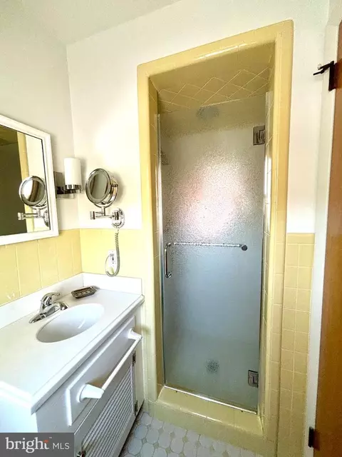 Bath - 145 E Weymouth Rd, Buena, NJ 08310 photo 2 of 6