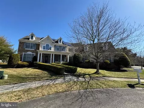 4 Heather Ct, Linwood, NJ 08221