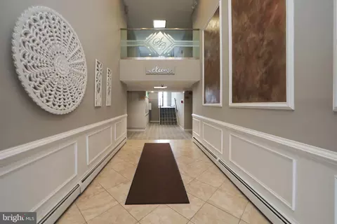 9300 Atlantic Ave #109, Margate City, NJ 08402