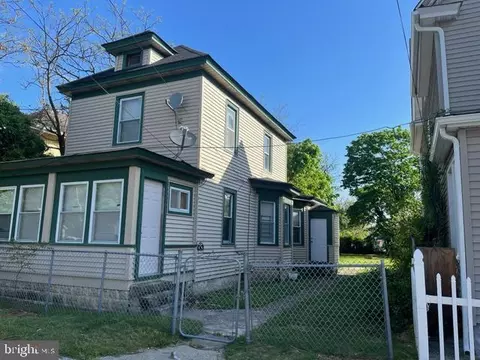 16 Woodland Ave, Pleasantville, NJ 08232