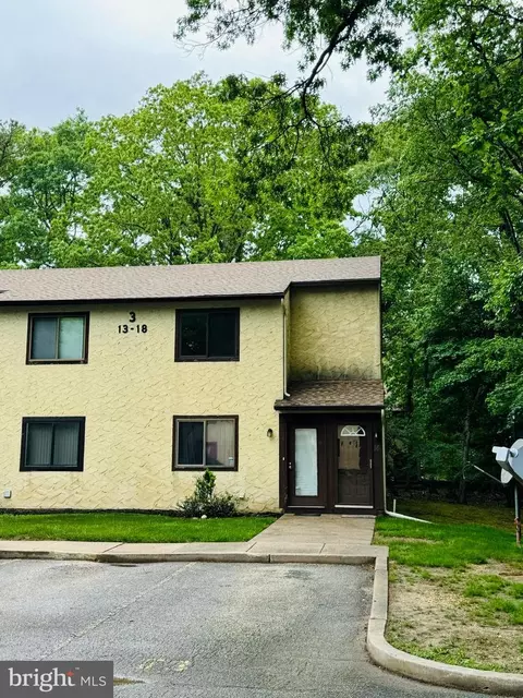 13 Stratton Ct, Absecon, NJ 08205