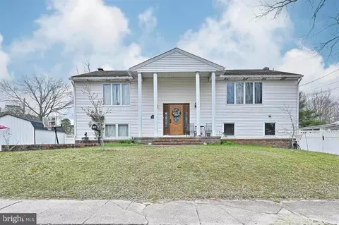 16 Central Ave, Mays Landing, NJ 08330