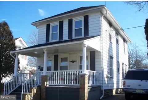 216 Pratt St, Hammonton, NJ 08037