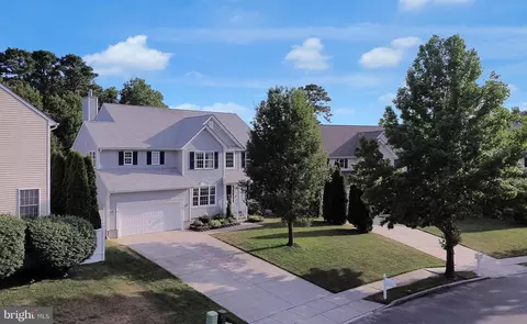 5 Bedford Dr, Egg Harbor Township, NJ 08234