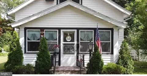 418 London Ave, Egg Harbor City, NJ 08215