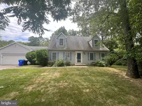 438 11th St, Hammonton, NJ 08037