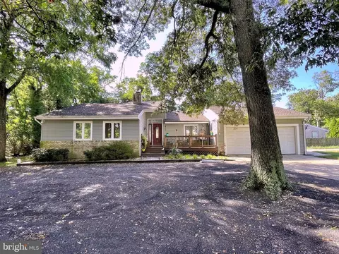 624 N Shore Rd, Absecon, NJ 08201