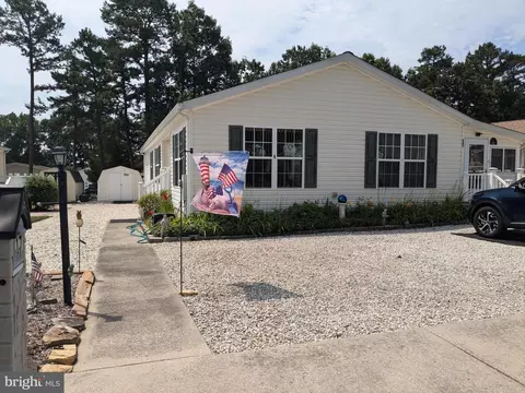 17 Fernwood Ln, Mays Landing, NJ 08330