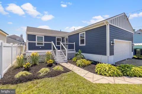 4 Travers Pl, Brigantine, NJ 08203