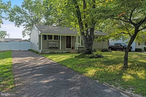 212 Springdale Ln, Williamstown, NJ 08094