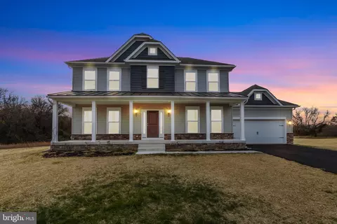 121 Buena Dr, Vineland, NJ 08360