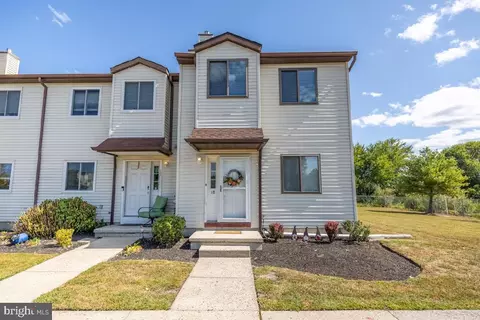 18 Jamestown Blvd, Hammonton, NJ 08037