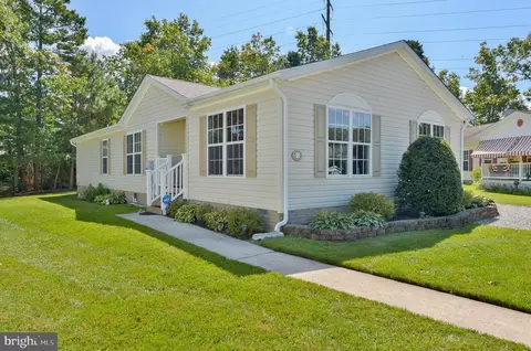 5 Sycamore Ln, Mays Landing, NJ 08330