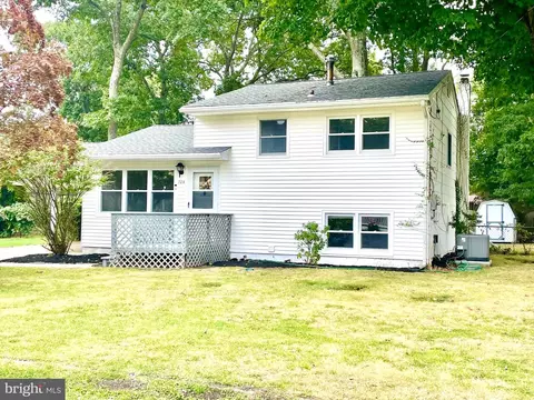 704 S Allen Ln, Absecon, NJ 08205