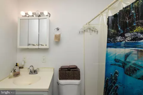 Bath - 300 Pine St, Hammonton, NJ 08037 photo 1 of 1