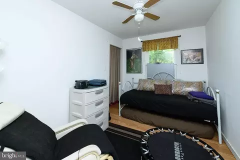 Bedroom - 300 Pine St, Hammonton, NJ 08037 photo 4 of 5