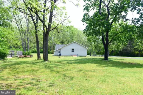 Exterior - 300 Pine St, Hammonton, NJ 08037 photo 2 of 5