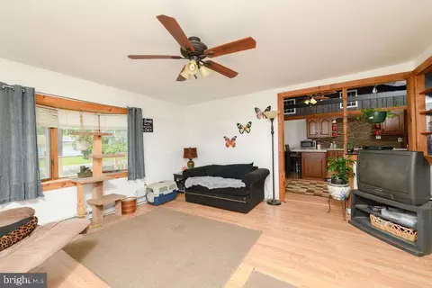 Living - 300 Pine St, Hammonton, NJ 08037 photo 1 of 1