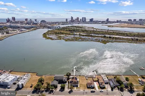 1552 W Riverside Dr, Atlantic City, NJ 08401