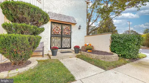 81 Greate Bay Dr, Somers Point, NJ 08244
