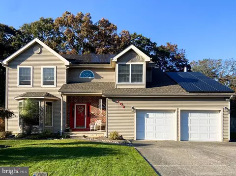 102 Rochelle Ln, Egg Harbor Township, NJ 08234