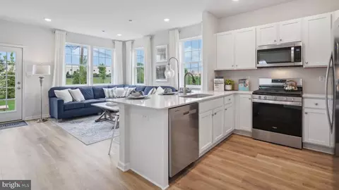 102 Corolla Dr, Egg Harbor Township, NJ 08234