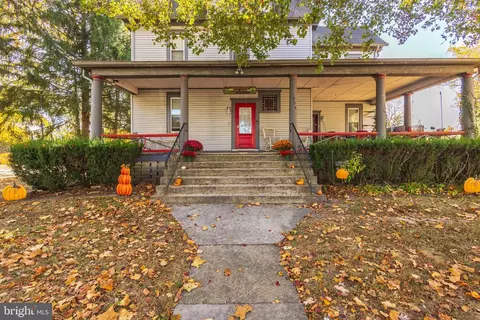 320 S 3rd St, Hammonton, NJ 08037