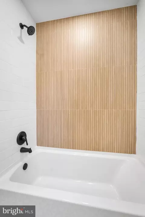 Bath - 437 4th, Galloway, NJ 08205 photo 4 of 4