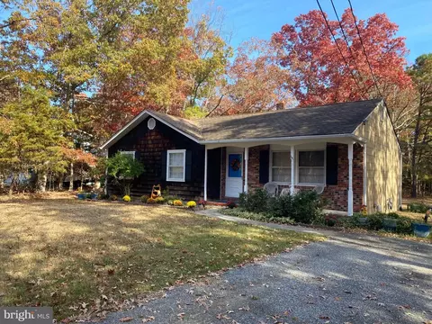 28 English Ln, Egg Harbor Township, NJ 08234