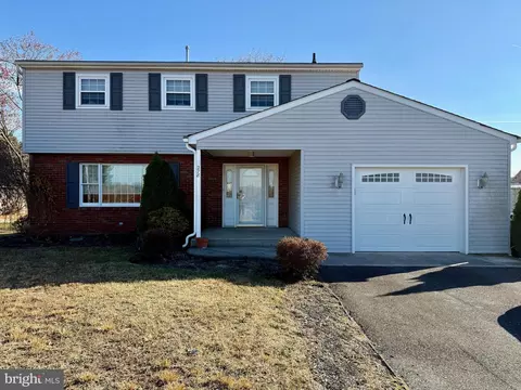 278 W 15th St, Hammonton, NJ 08037