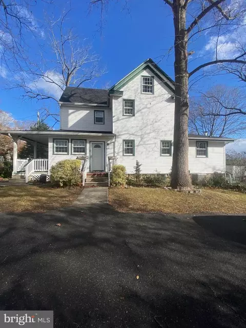 536 N Shore Rd, Absecon, NJ 08201